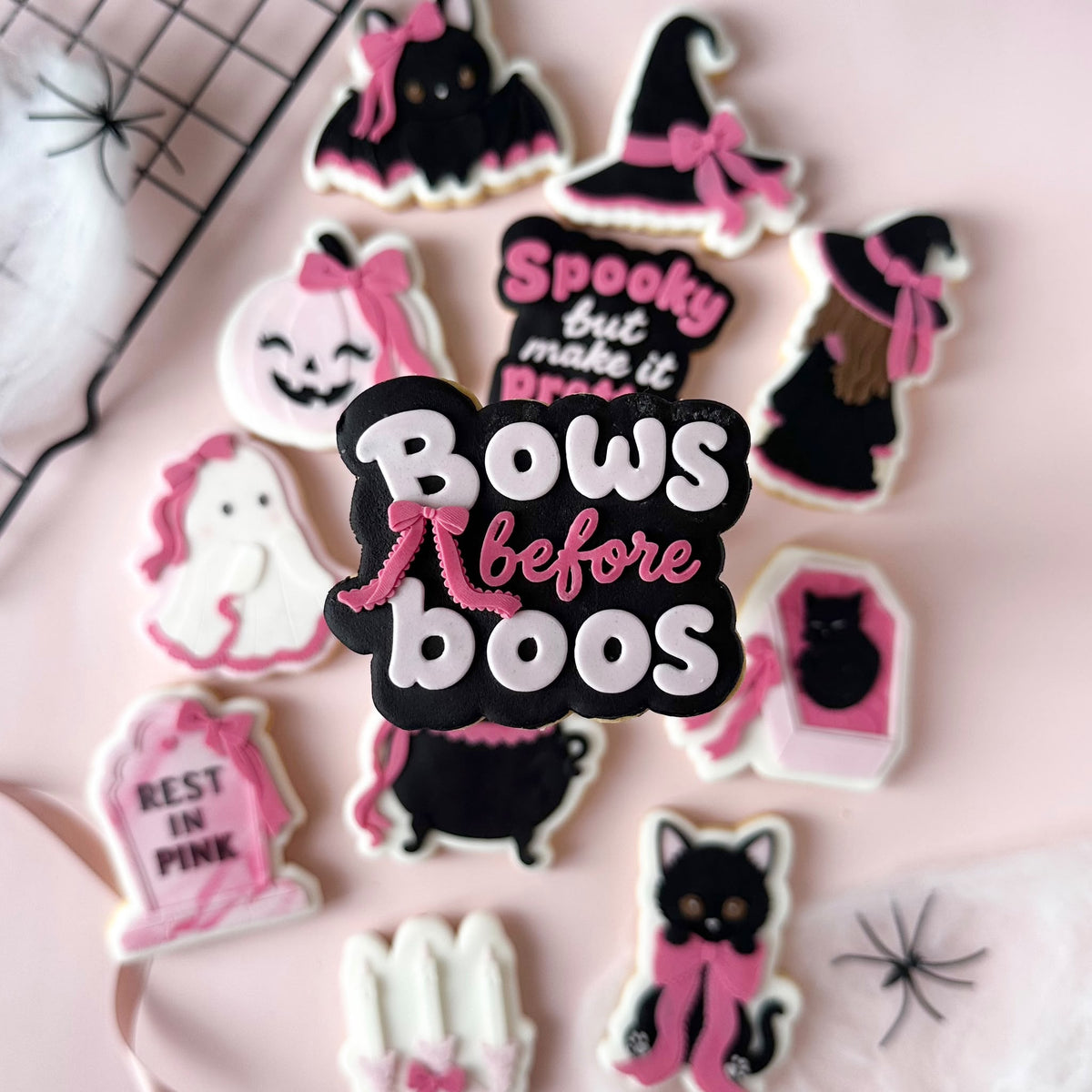 3128 - Bows before Boos