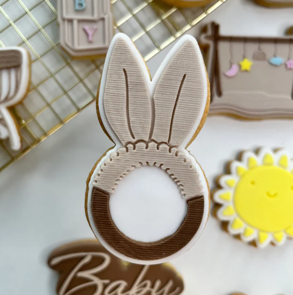 BABY 69 - Rassel mit Hasenohren (Ausstechform und Stamp)