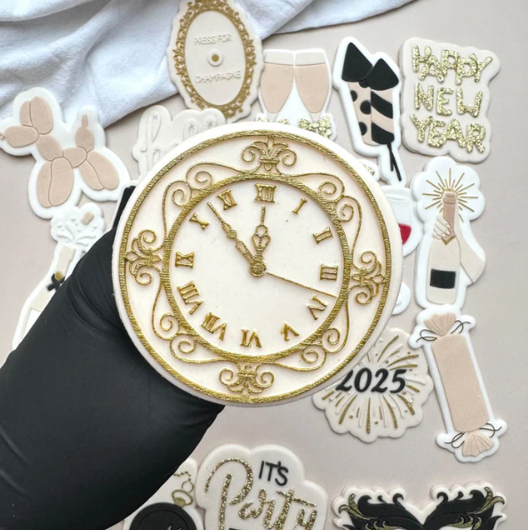 NEW YEAR 2025 14 - Uhr (Ausstechform und Stamp)