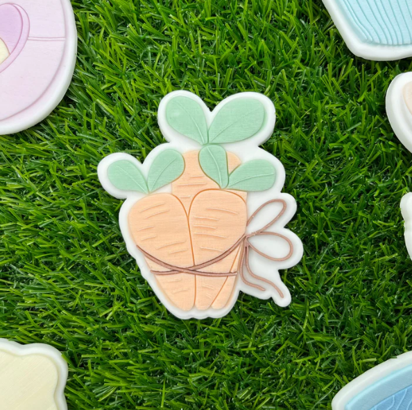 OSTERN 33 - Dreier Karotten (Ausstechform und Stamp)