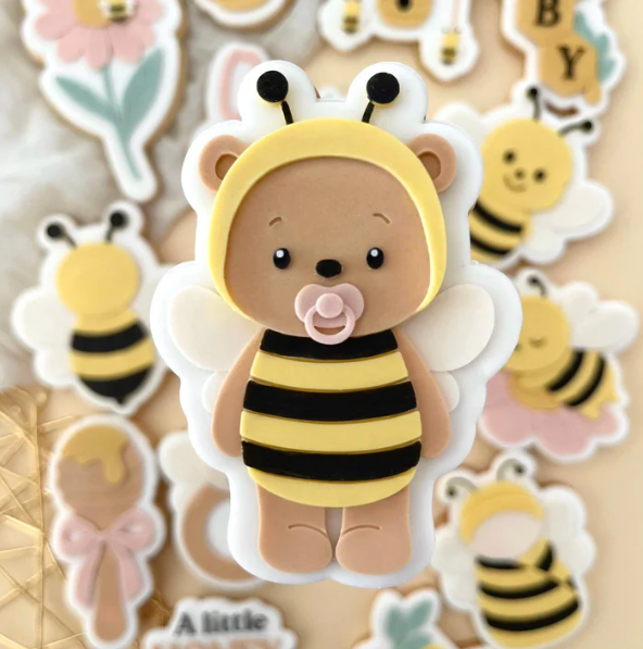 BABY-BIENE 1 - Bienenkostüm-Bär (Ausstechform und Stamp)
