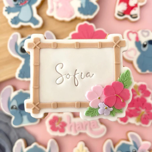 STITCH 2 - Blumige Namentabelle (Ausstechform und Stamp)