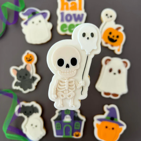 HALLOWEEN 2025 #21 - Skelett (Ausstechform und Stamp)