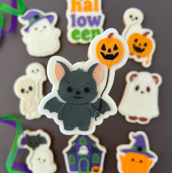 HALLOWEEN 2025 #23 - Fledermaus mit Kürbis (Ausstechform und Stamp)