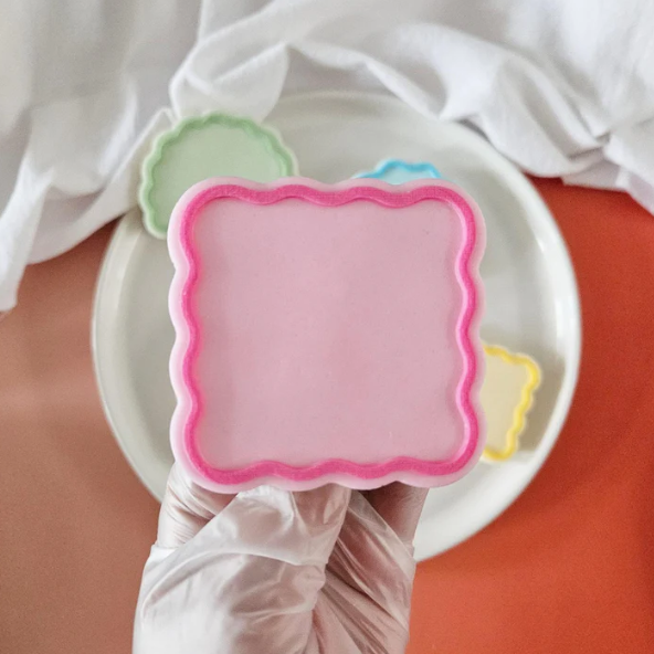 FORMEN 23 - Wellenförmiges Quadrat (Ausstechform und Stamp)