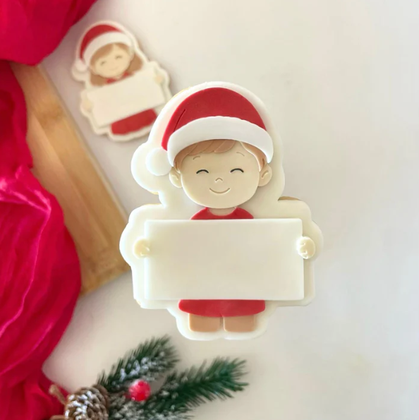 WEIHNACHTEN 2025 - 143 Kleiner Junge mit Rahmen