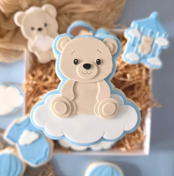 WOLKENBÄR 4 - Teddybär auf einer Wolke