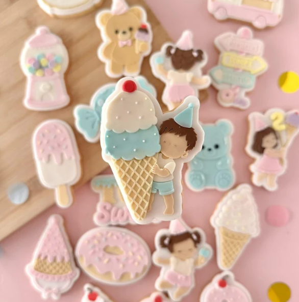 TWO SWEET 3028 - Junge mit Eiscreme (Gesichtslos)