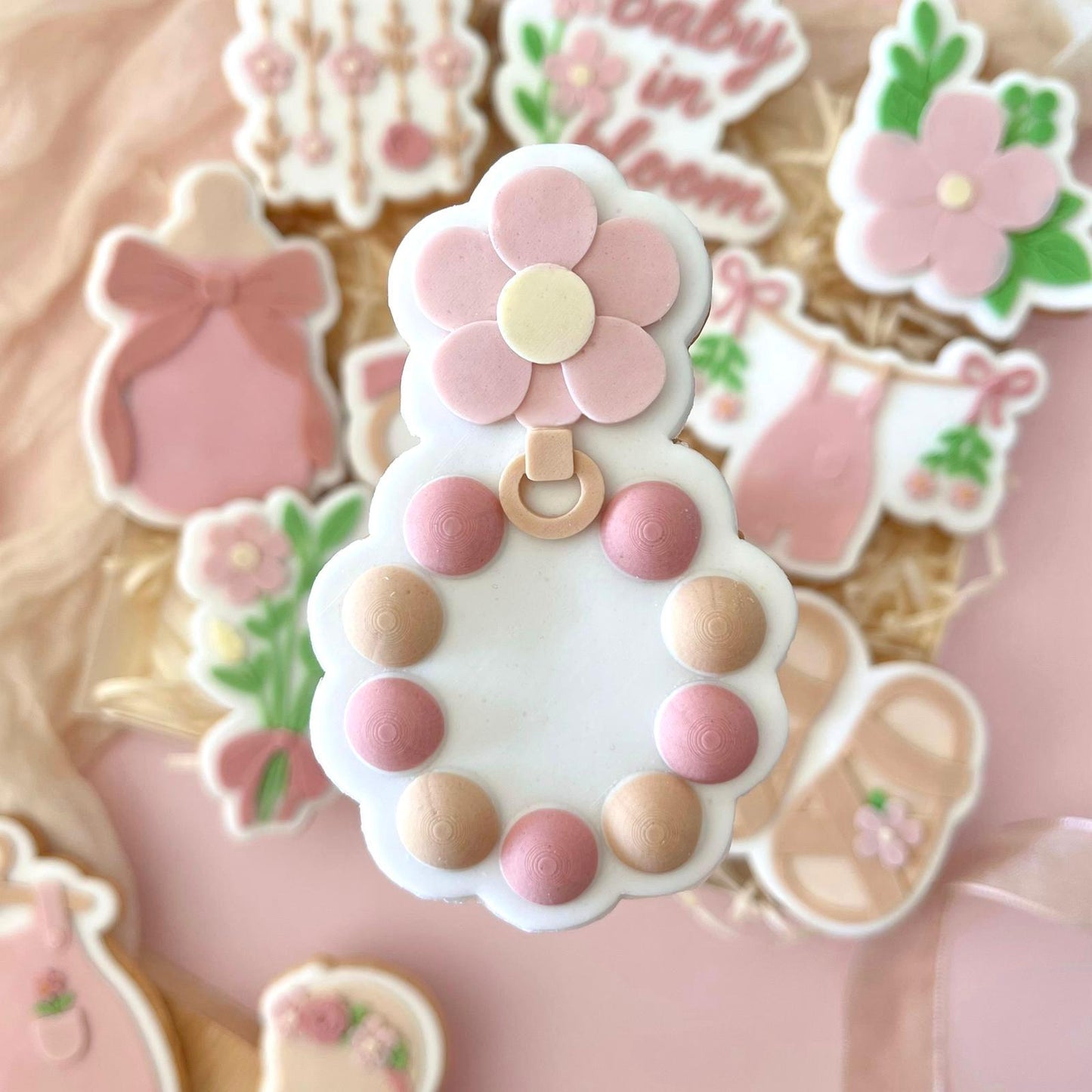 BABY IN BLOOM 8 - Babyspielzeug (Ausstechform und Stamp)