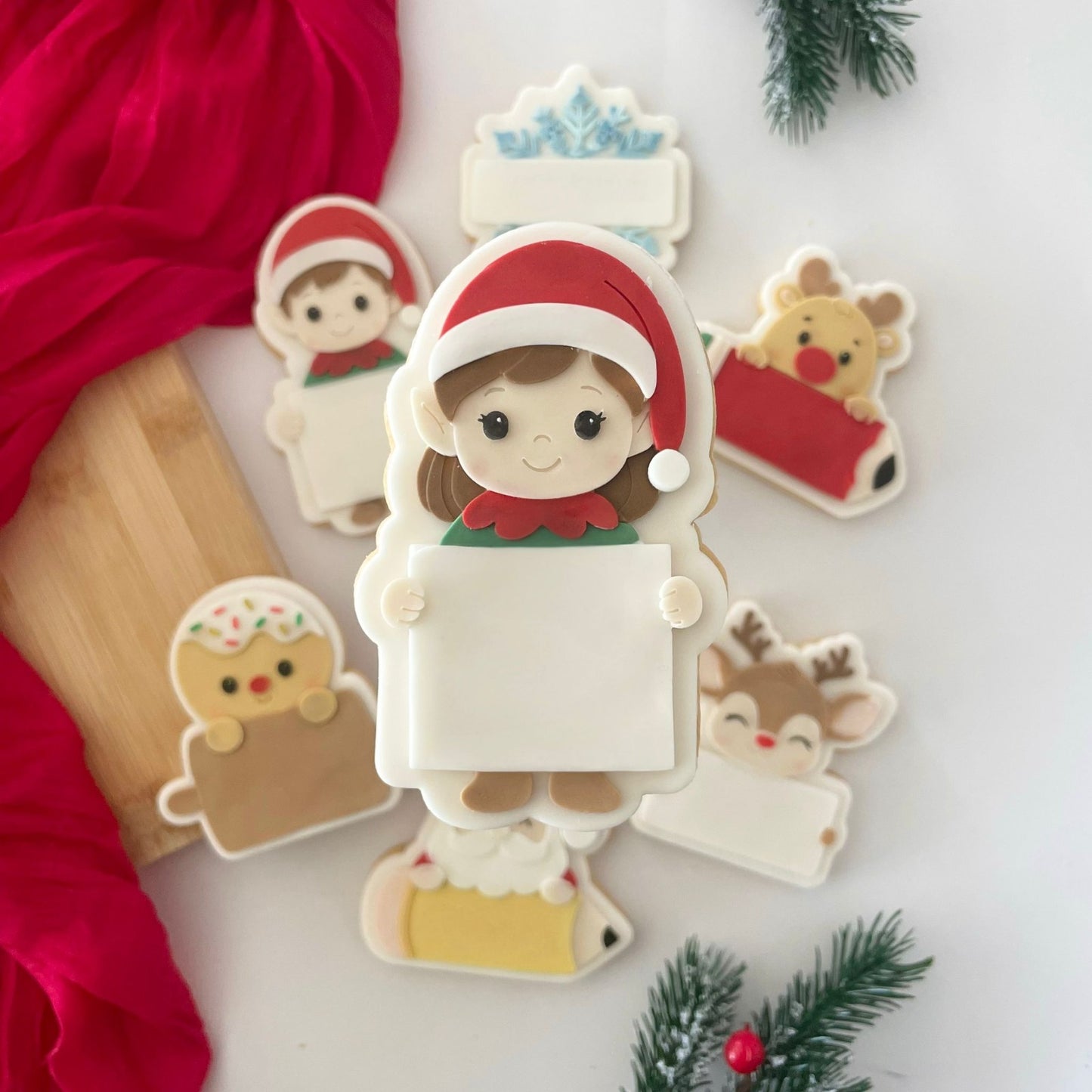 WEIHNACHTEN 2025 - 138 Elfenmädchen mit Rahmen