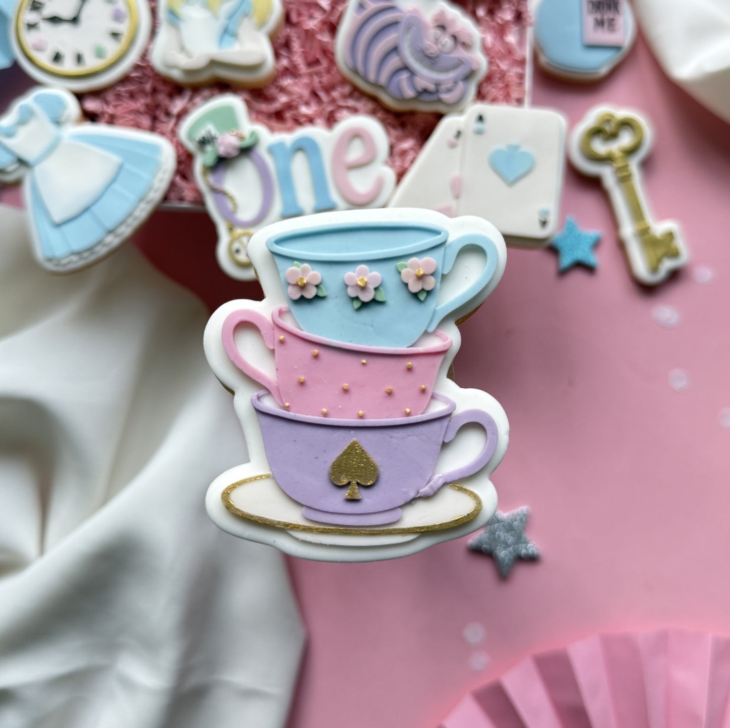 ALICE 9 - Tassen (Ausstechform und Stamp)