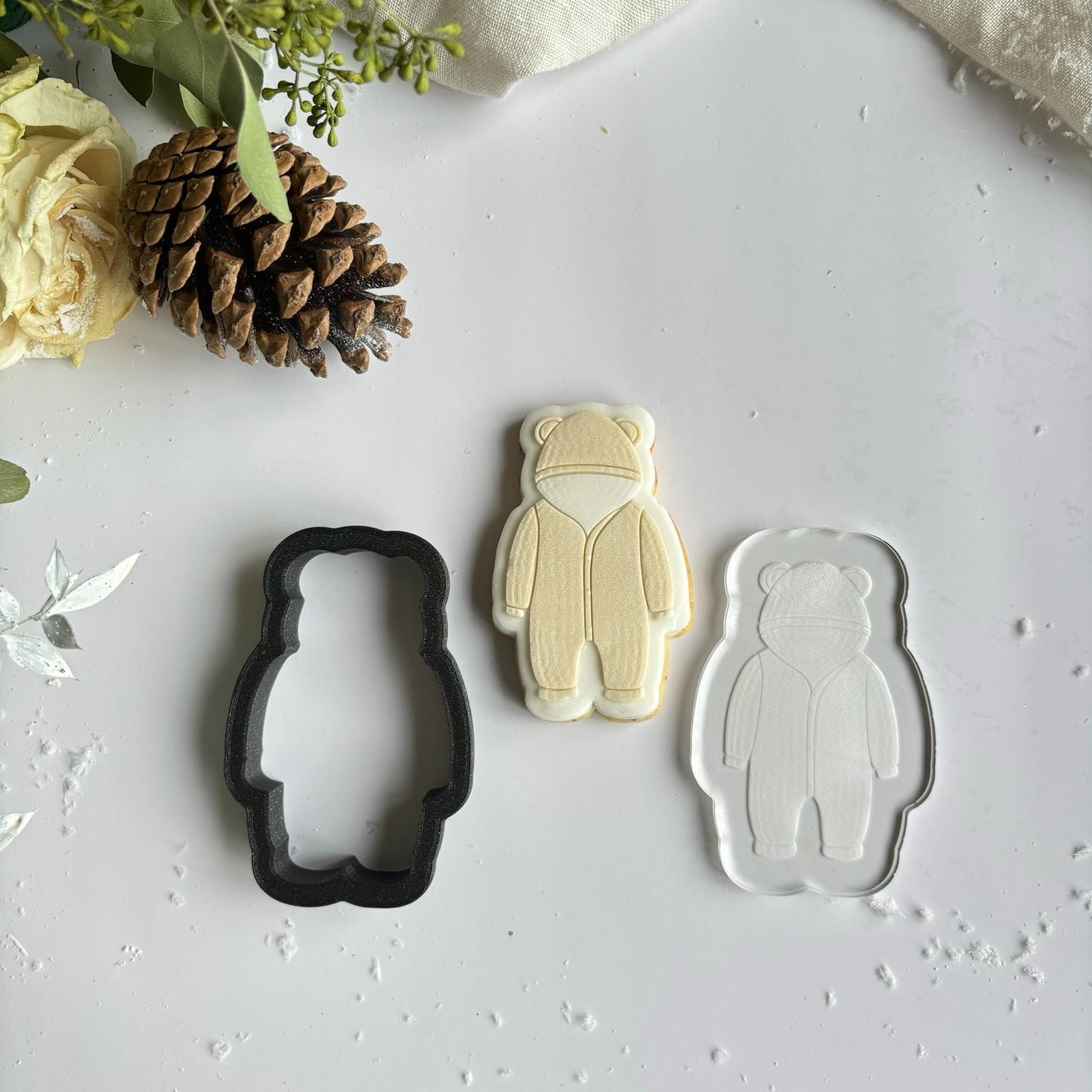 WINTERTIERE 14 - Babyoverall (Ausstechform und Stamp)