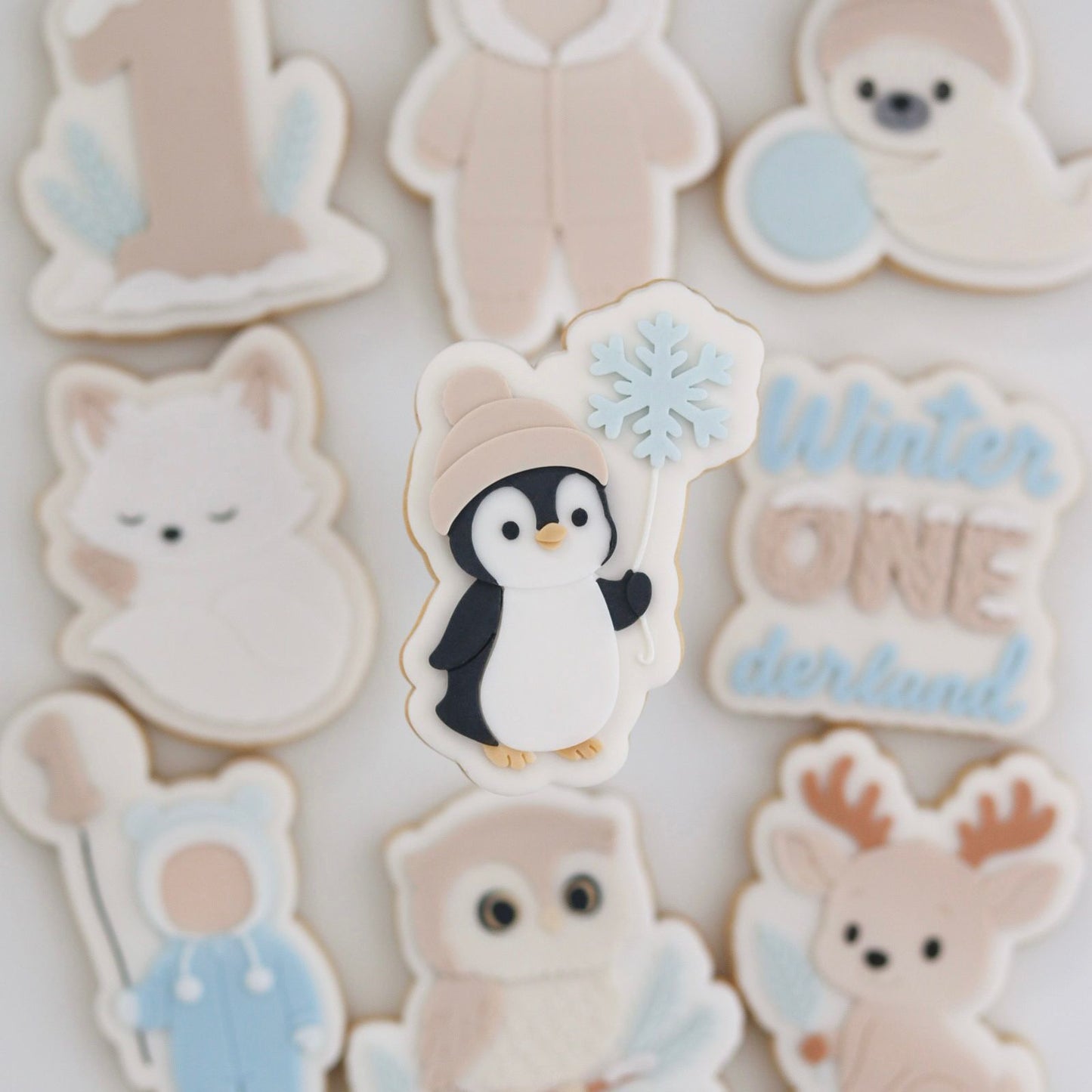 WINTER ONE DERLAND 10 - Pinguin