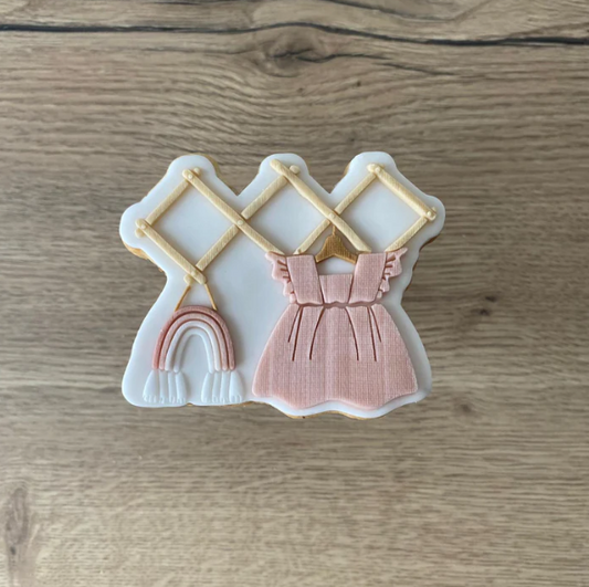 BABY 21 - Hängendes Babykleid (Ausstechform und Stamp)