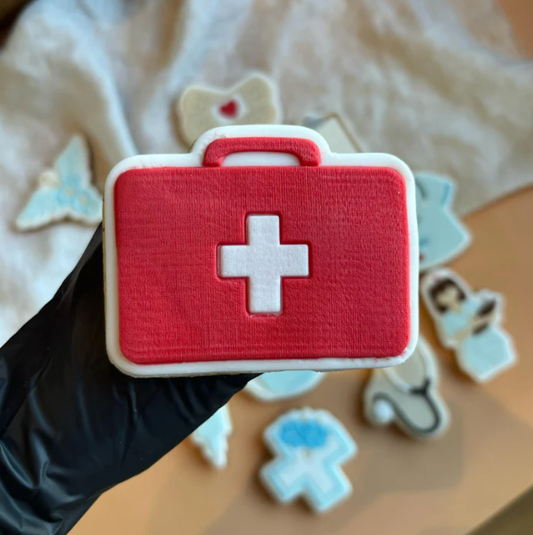 KRANKENSCHWESTER 4 - Erste-Hilfe-Tasche (Ausstechform und Stamp)