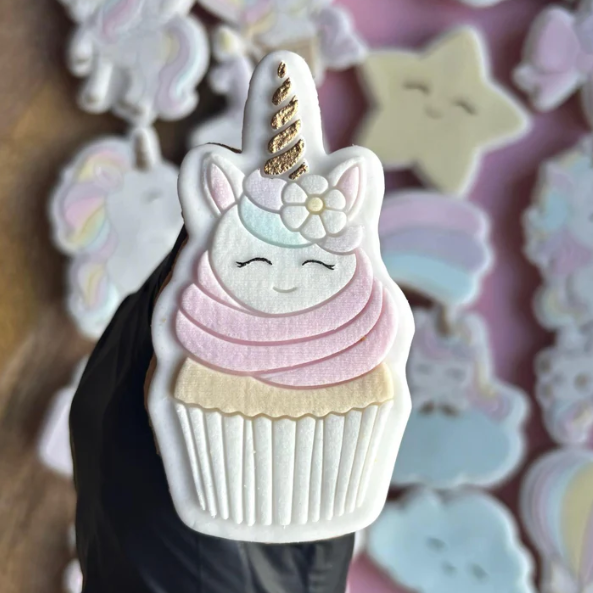 UNICORN/EINHORN 8 - Einhorn-Cupcake (Ausstechform und Stamp)