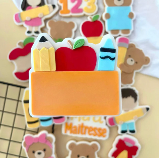 SCHULE / SCHOOL 11 - Namenrahmen (Ausstechform und Stamp)