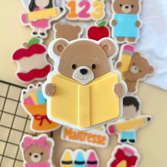 SCHULE / SCHOOL 8 - Bücherbär (Ausstechform und Stamp)