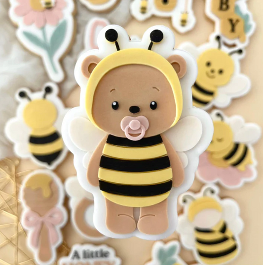 BABY-BIENE 1 - Bienenkostüm-Bär (Ausstechform und Stamp)