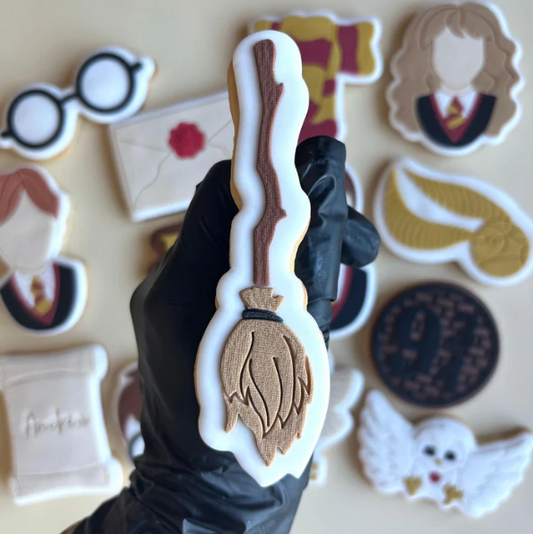 HARRY POTTER 9 - Besen (Ausstechform und Stamp)