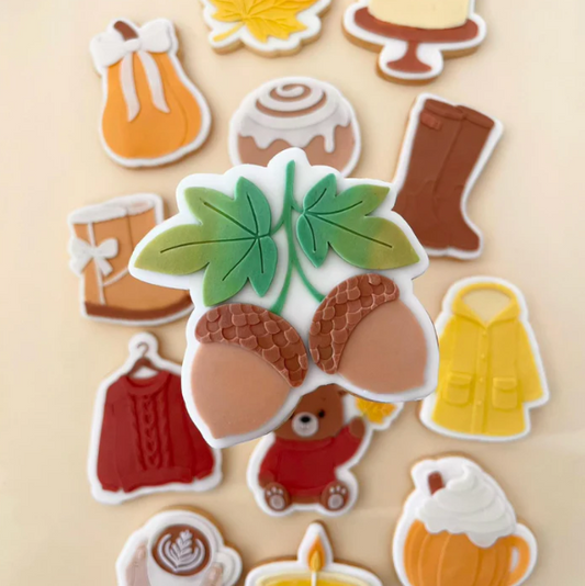 HERBST (2) 17 - Haselnuss (Ausstechform und Stamp)