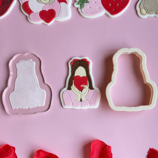 VALENTINSTAG 4 - Mädchen mit Herz (Ausstechform und Stamp)