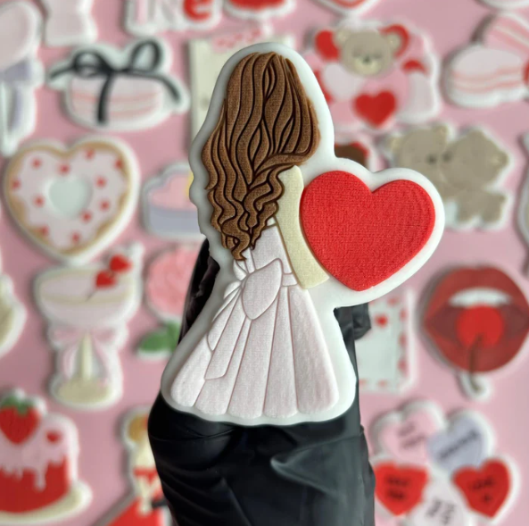 VALENTINSTAG 5 - Mädchen mit Herz 2 (Ausstechform und Stamp)