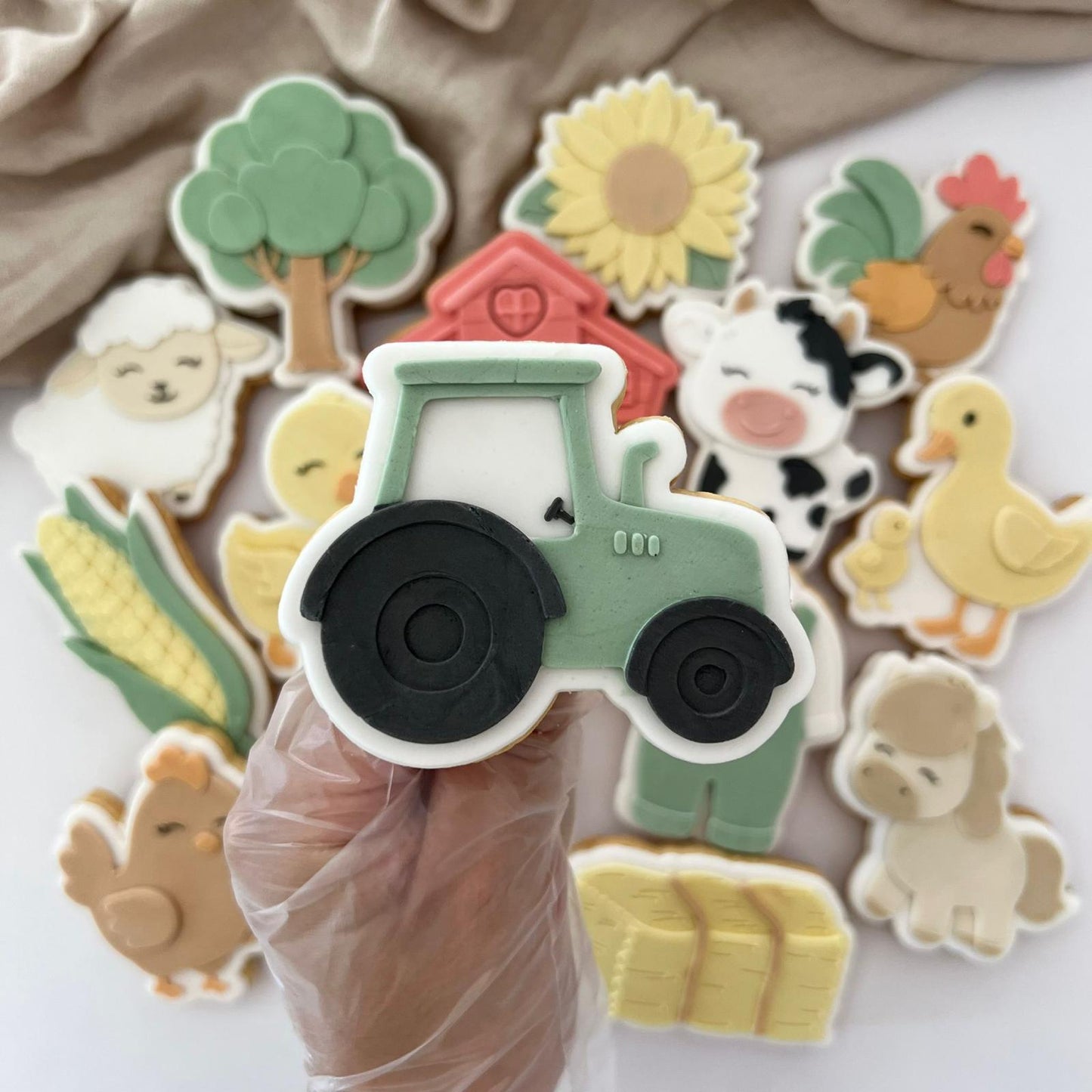 BAUERNHOF (2) 8 - Traktor (Ausstechform und Stamp)