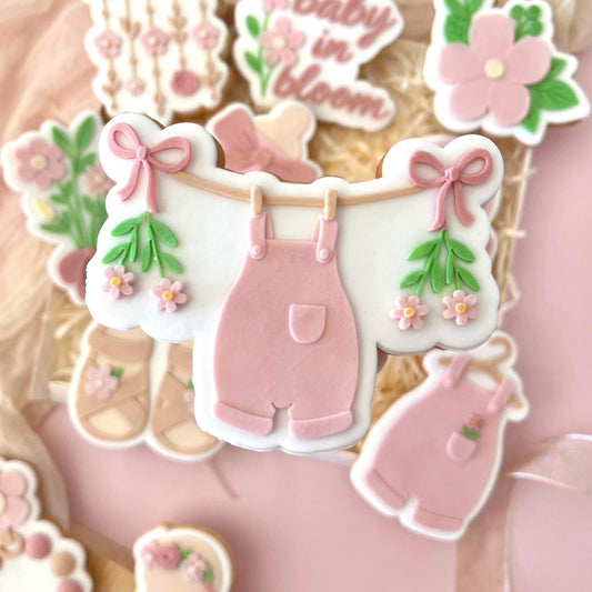 BABY IN BLOOM 6 - Babykleidung (Ausstechform und Stamp)