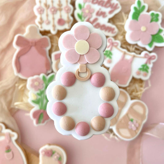 BABY IN BLOOM 8 - Babyspielzeug (Ausstechform und Stamp)