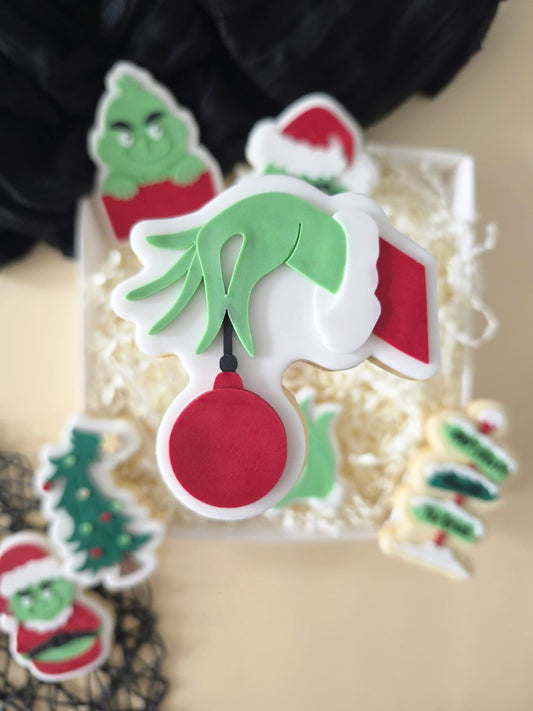 WEIHNACHTEN 2025 - 41 Grinchs Hand