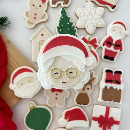 WEIHNACHTEN 2025 - 22 Weihnachtsfrau