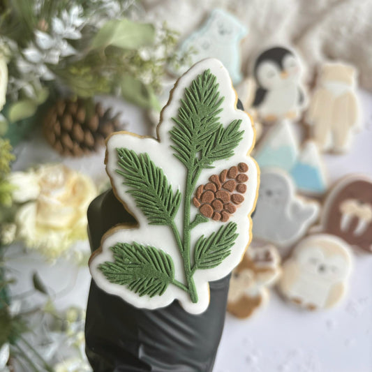 WINTERTIERE 10 - Zweig mit Kiefer (Ausstechform und Stamp)